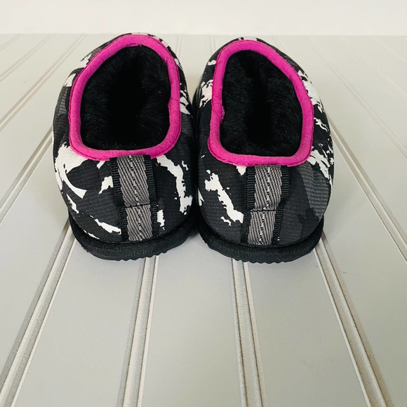 Sorel Women's Black and Pink Slippers GUC - Picture 10 of 14